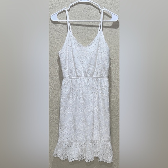 Japna Dresses & Skirts - Japna White Eyelet Cotton Top